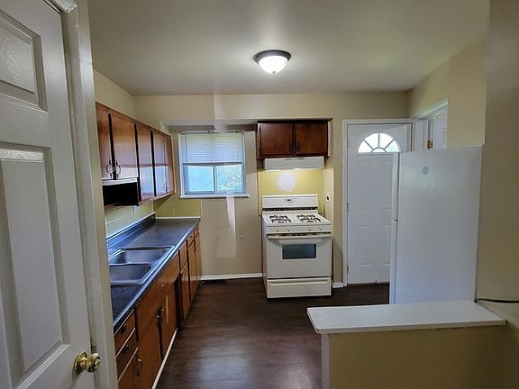 2nd image of 5444 Culver St