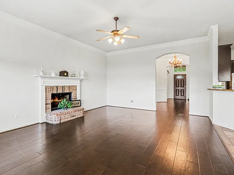 16434 Redcrest Dr — Photo 9