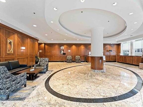 4th image of 242 Rideau St #1102