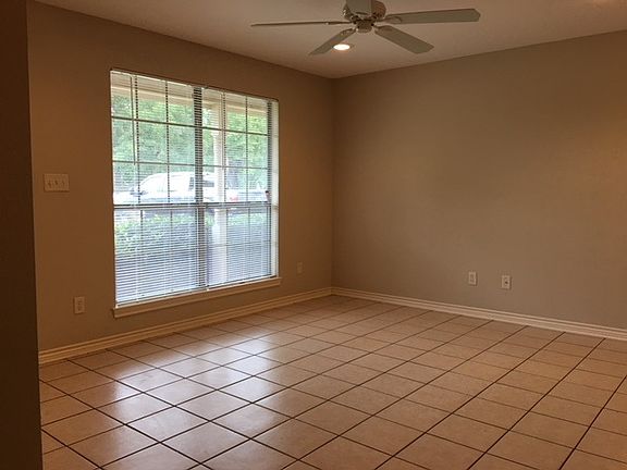 3rd image of 300 W Emma St