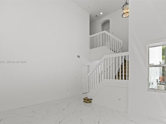 5th image of 16003 SW 43rd St