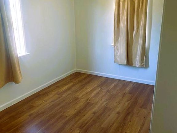 4th image of 3320 W 133rd St