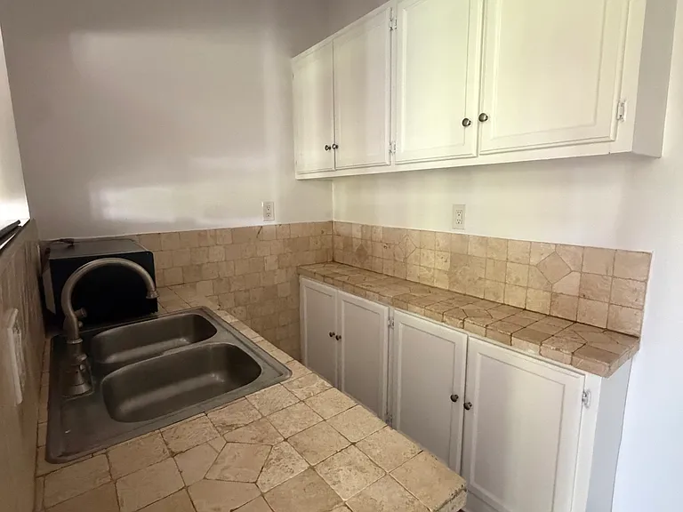 2039 Ivar Ave #1 — Photo 7