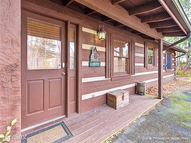 The living is easyand so is the parking