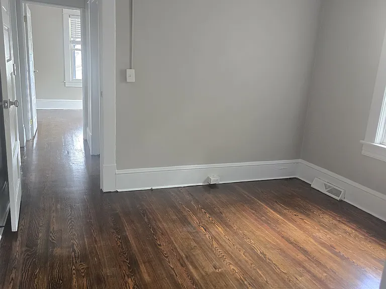 670 Morrill Ave SE — Photo 3