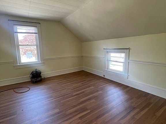 2nd image of 709 Maple St #3