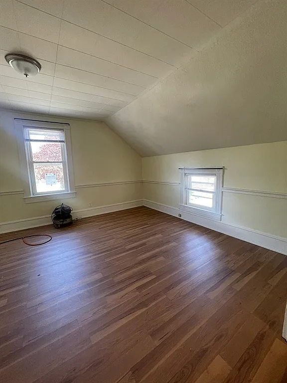 Building Photo - 709 Maple St #3