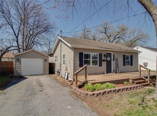 549 McHugh St, Wood River, IL 62095