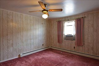 5th image of 526 E Grand Ave