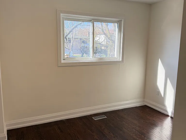 5 Navan Cres #BASEMENT — Photo 5