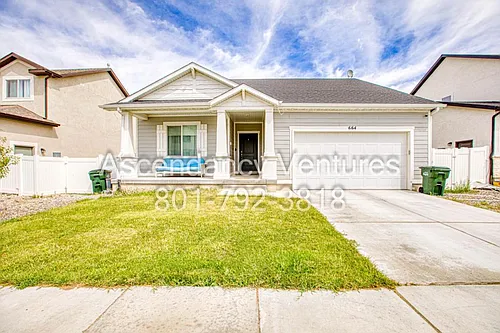 664 W 1300 N Photo 1