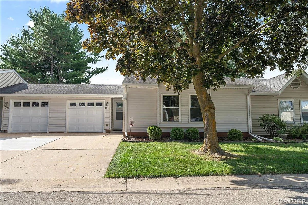 1341 Shire Ct photo 1