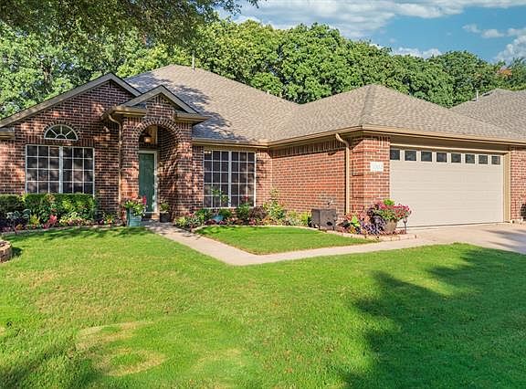 3rd image of 1362 Forest Creek Dr