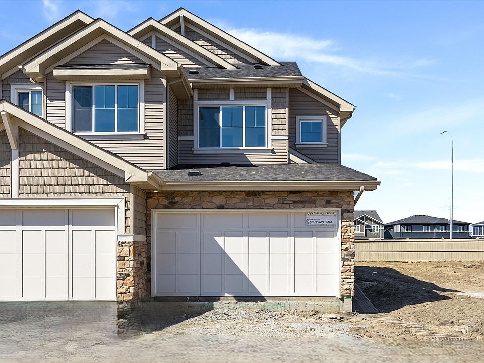 1st image of 1044 Cristall Cres