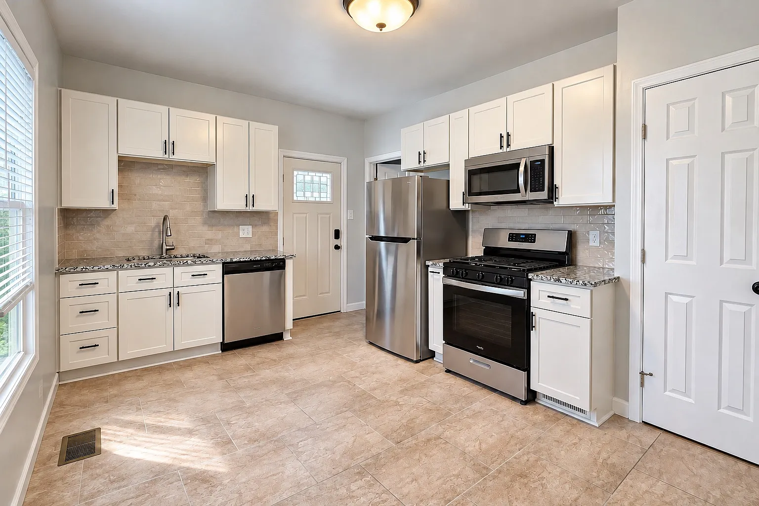 2240 McKees Rocks Rd — Photo 2