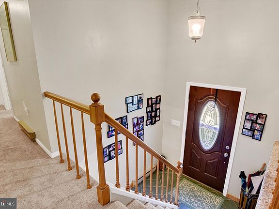4th image of 220 Maple Ln