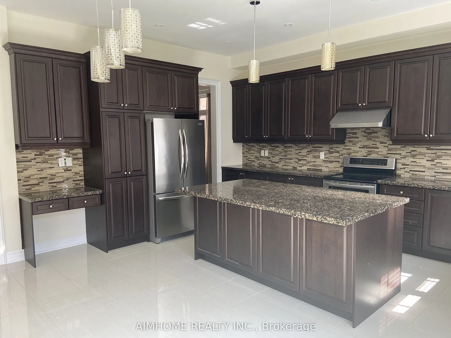 4 bed, $4,100 — Photo 4
