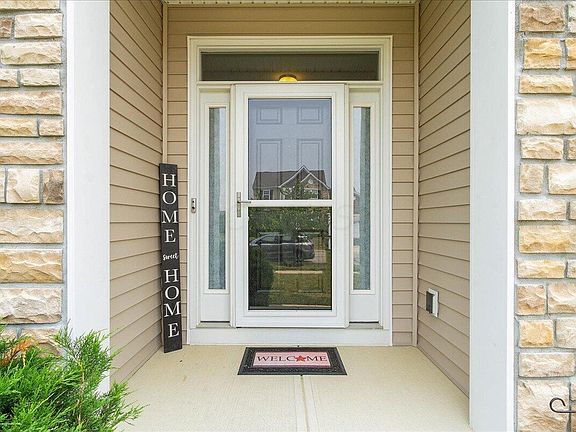 5th image of 557 Bridle Dr