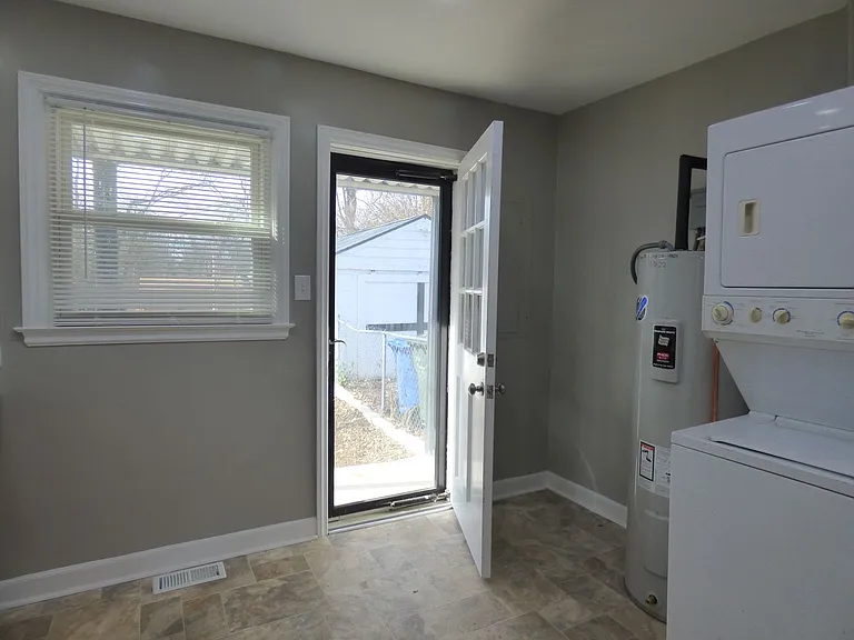 206 Broadview Dr — Photo 22