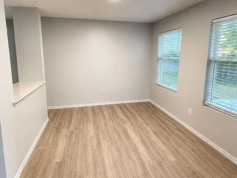 8440 Shallow Creek Dr — Photo 8