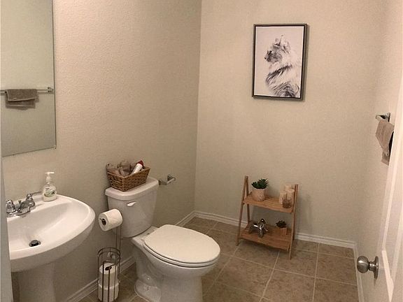 5th image of 1700 Vernon Dr