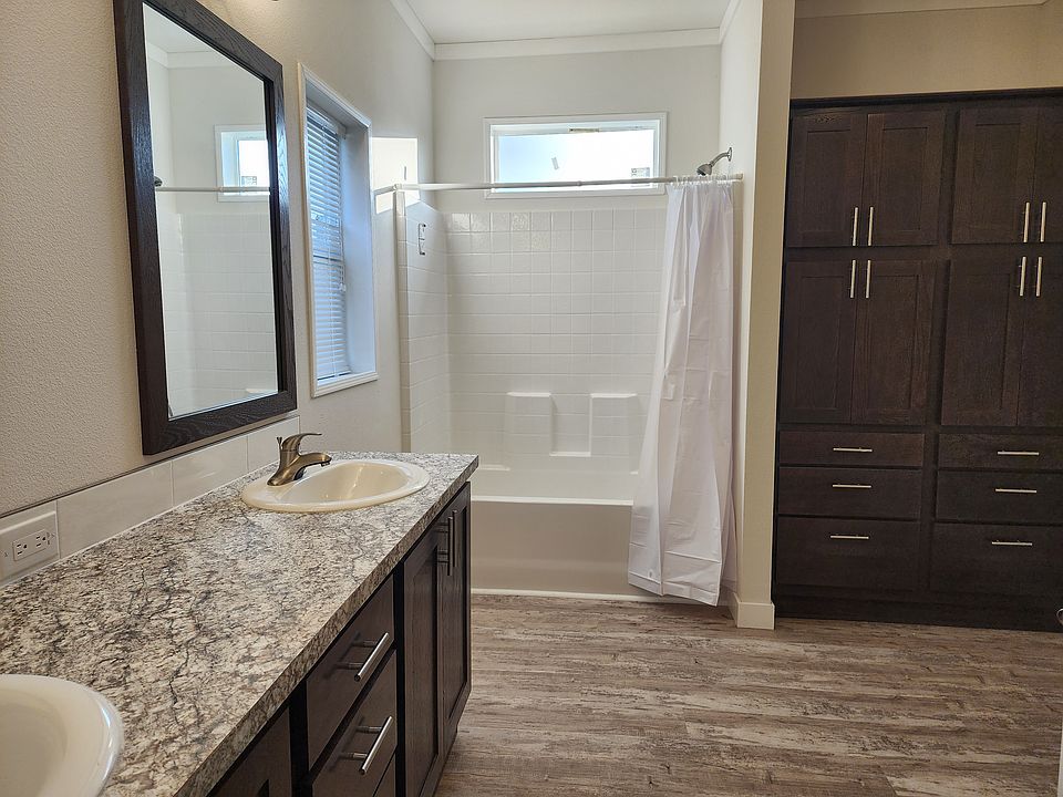 2nd image of 1284 N 19th Street 259