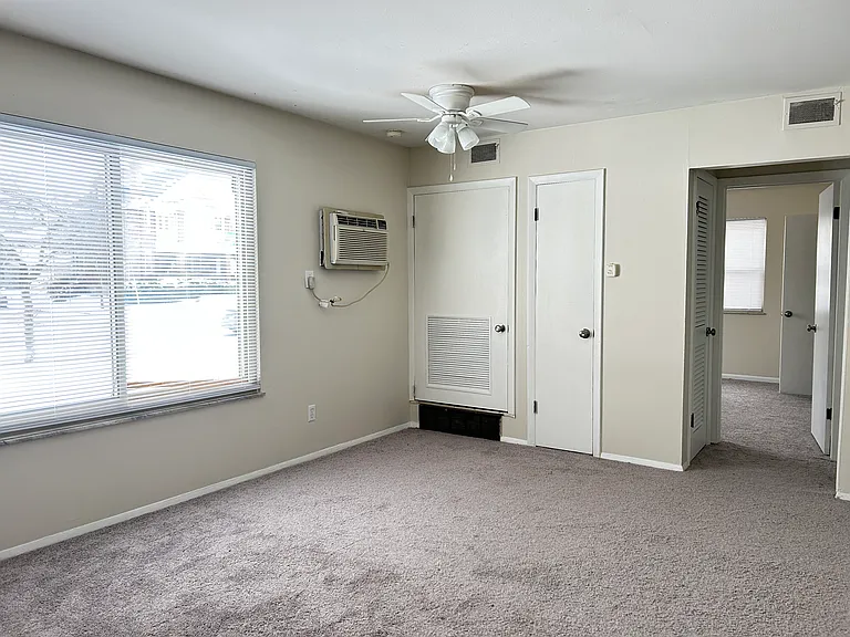 2157 Summit St — Photo 5