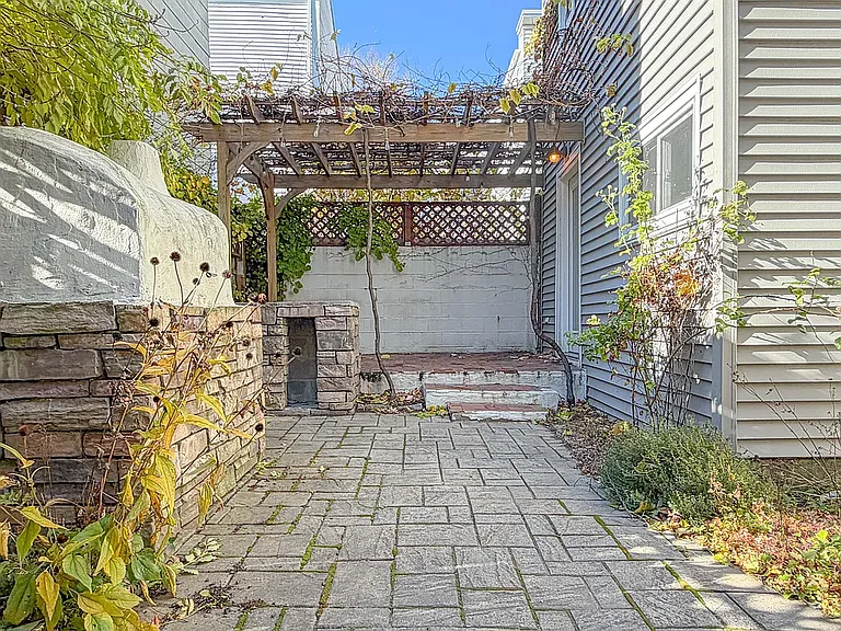 20 Tate St #1 — Photo 14