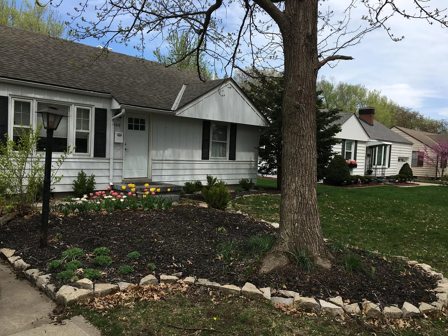 2 bed, 900 sqft, $2,100 — Photo 2