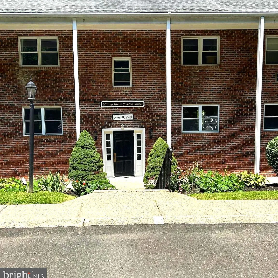2 bed, 925 sqft, $1,950 — Photo 2