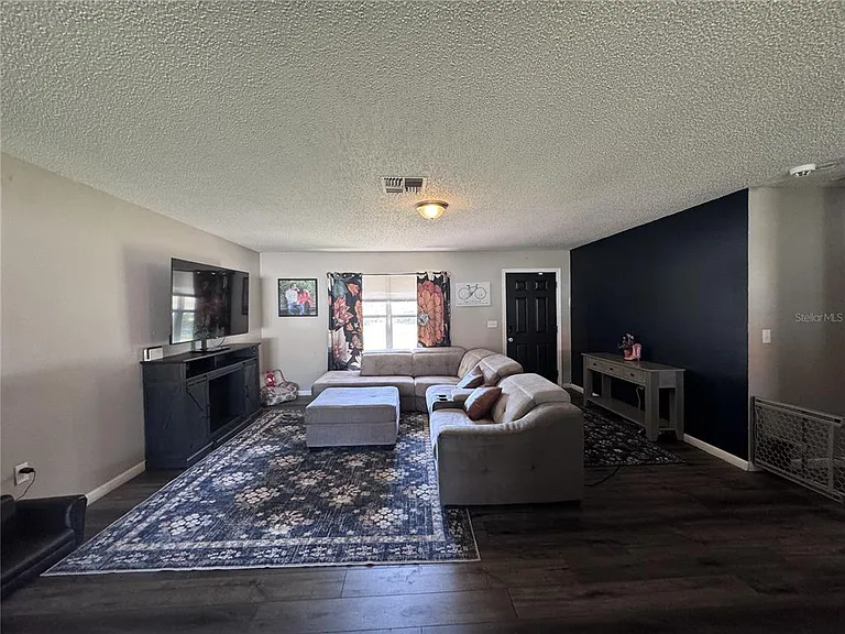 24 Sapphire Way — Photo 5