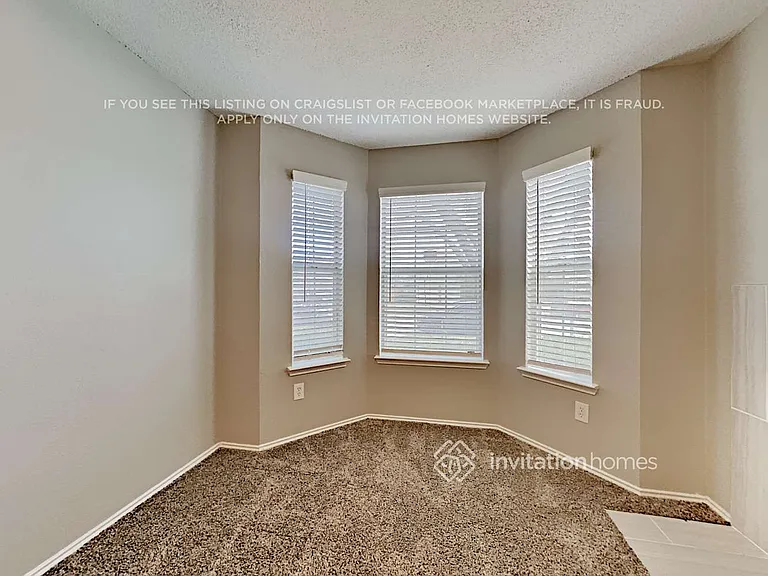 9218 Oak Hollow Dr — Photo 13