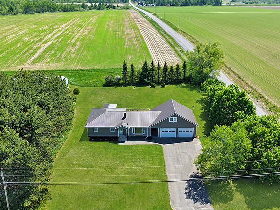 4th image of 345 Madawaska Road