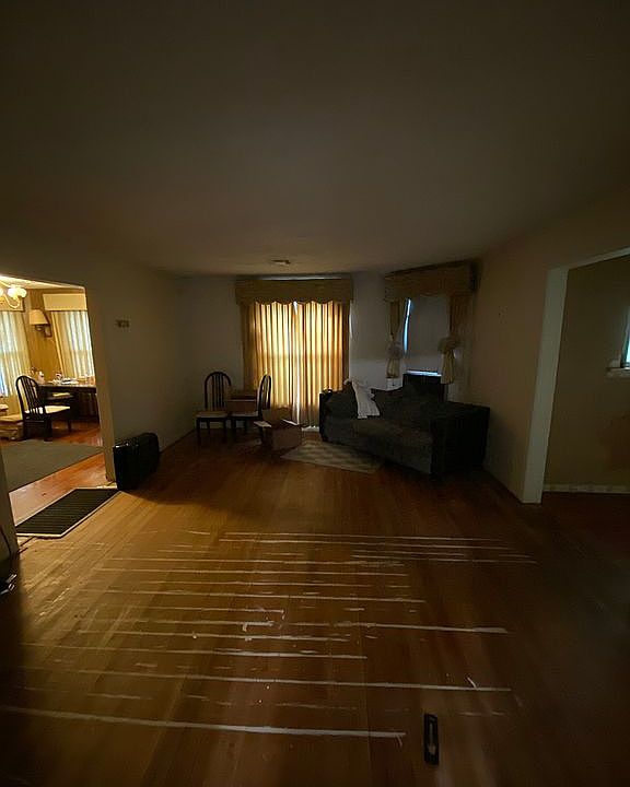 1st image of 304 S Linden St
