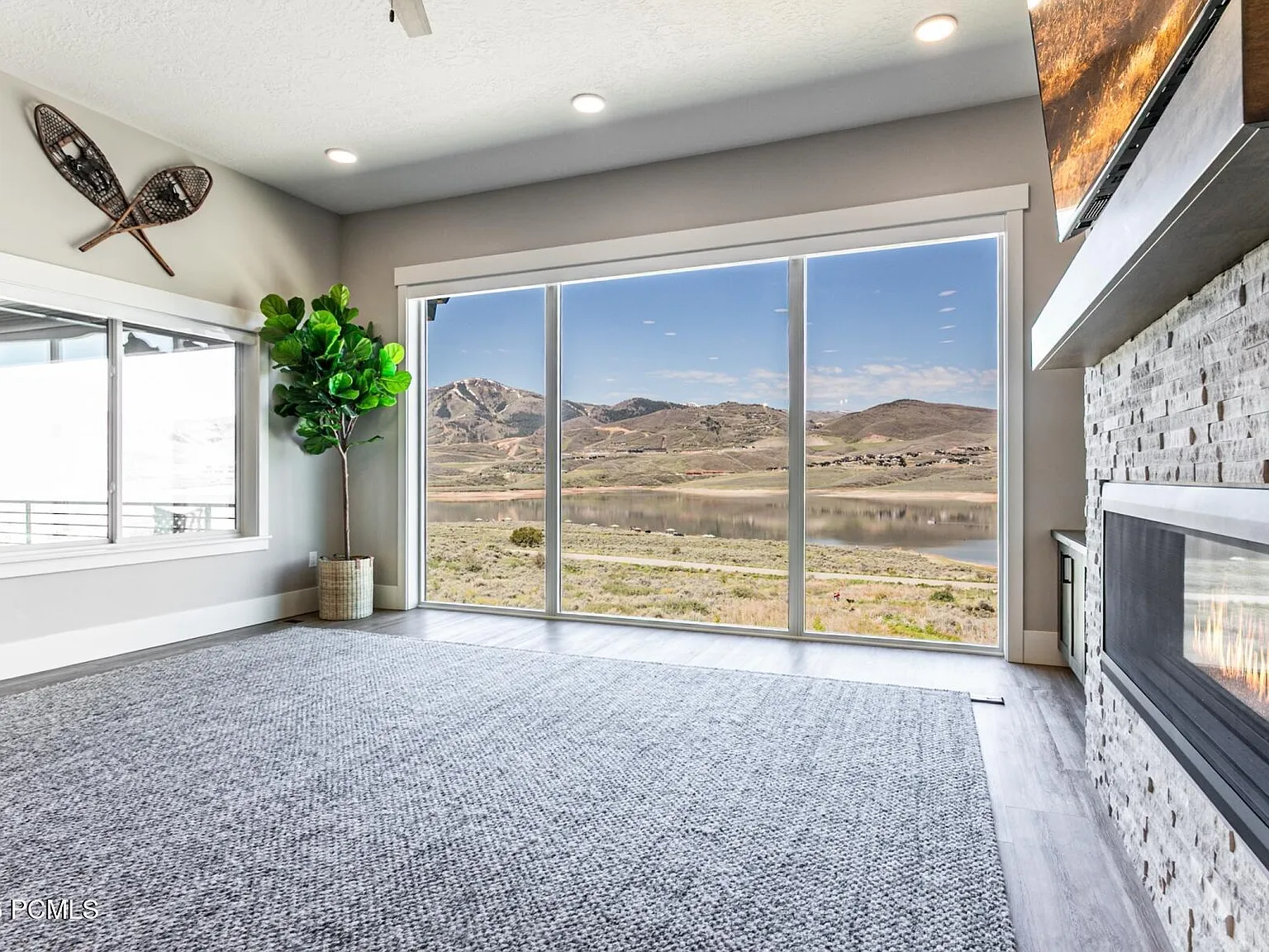 4 bed, 3.5 bath, 3300 sqft, $7,100 — Photo 3