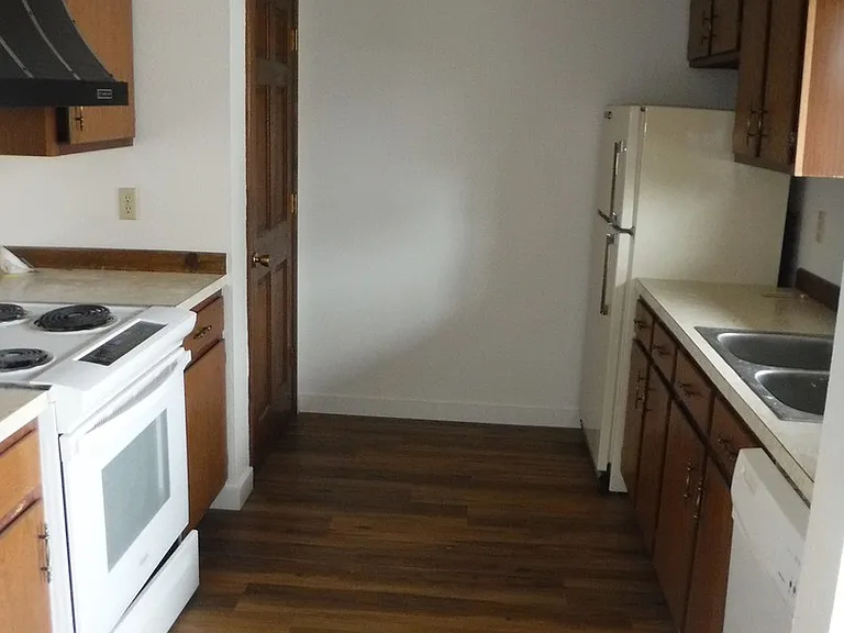 16 Hoffman Dr #1-4 — Photo 4