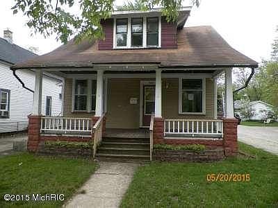 1st image of 200 W 14th St