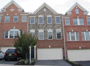 20382 Center Brook Sq, Sterling, VA 20165