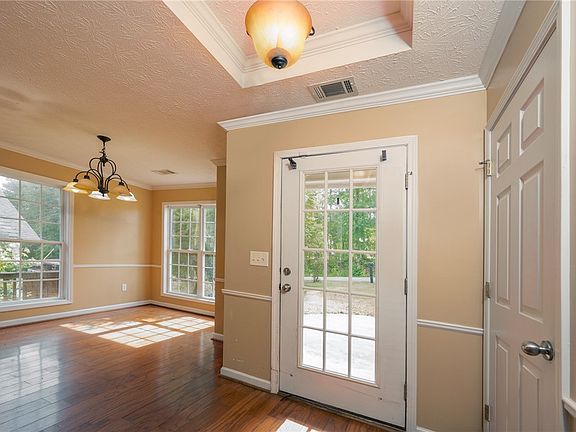 4th image of 98 Lee Road 450