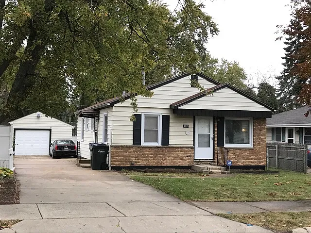 2626 Harrison Pl photo 1