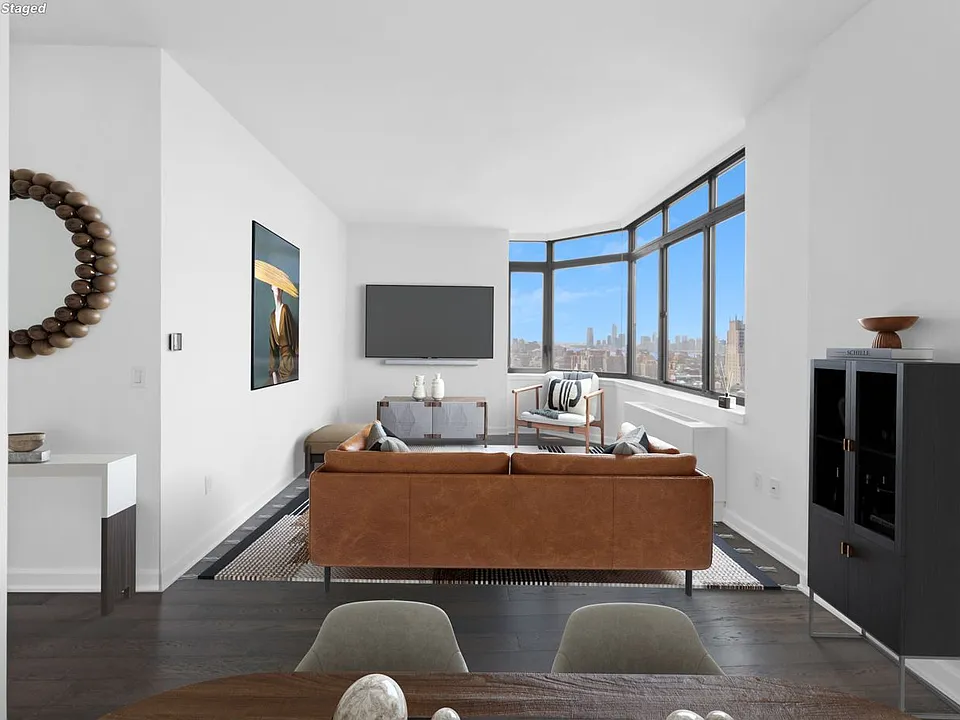 77 W 24th St #26B