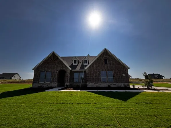 157 Big Sky Rd, Decatur, TX 76234