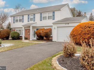 136 Glenview Ln, Willingboro, NJ 08046