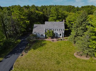 389 Juniper Ct, Delafield, WI 53018