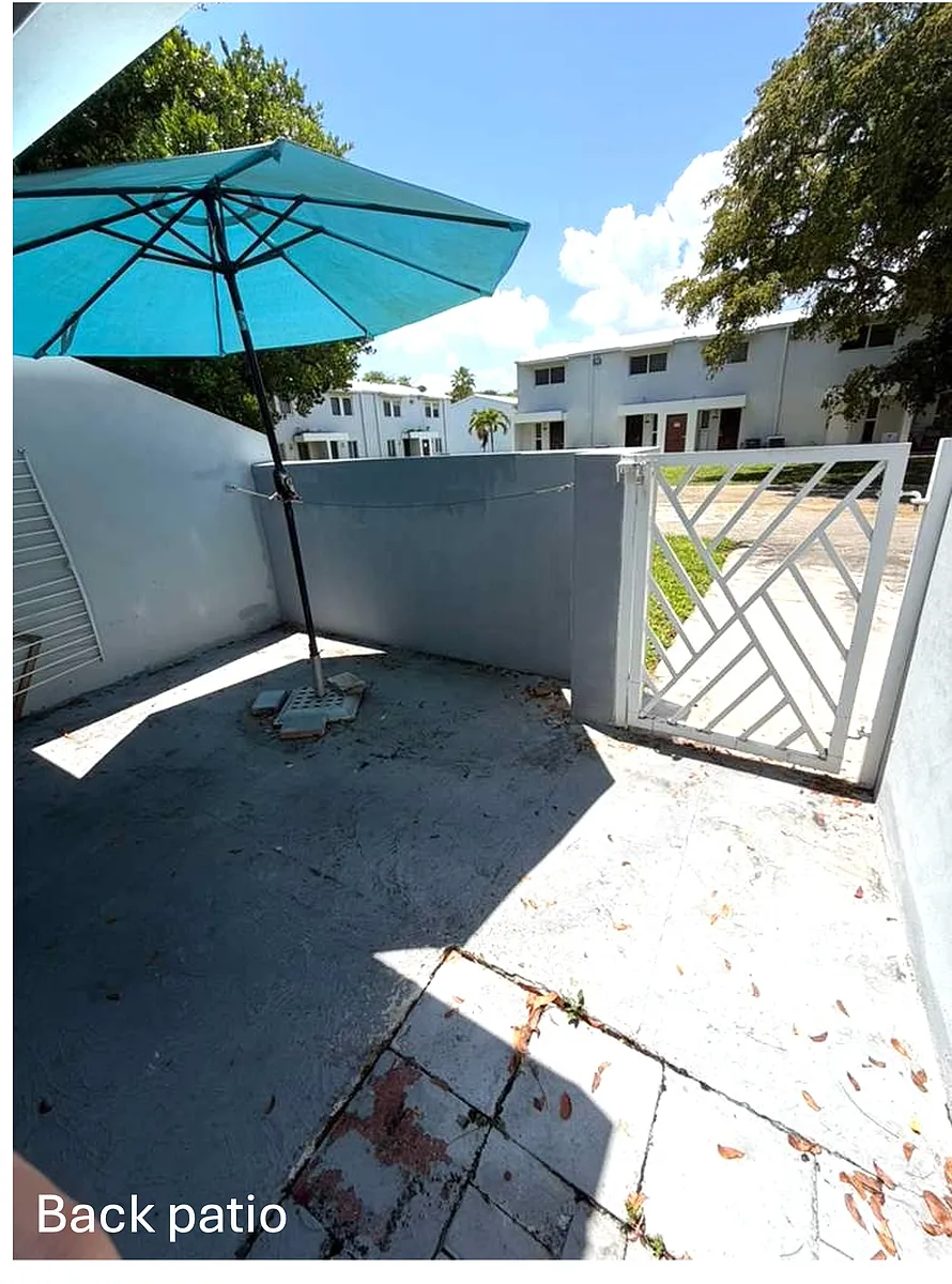 Building Photo - 467 NW 19th St #342