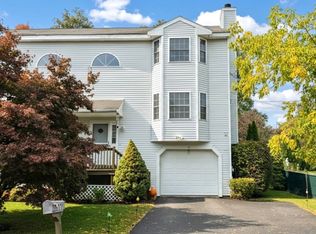 11 Phoenix St, Worcester, MA 01604