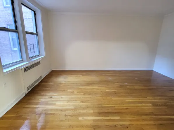 41-43 39th Place image 4 of 11