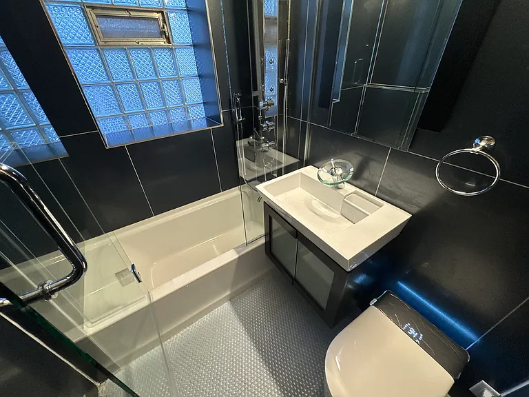 2437 W North Shore Ave #2 — Photo 11