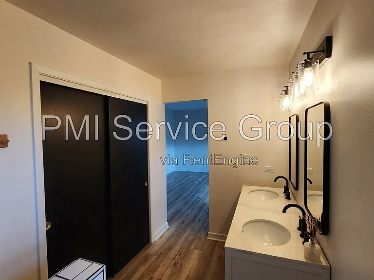 7749 Lyman Ave — Photo 14