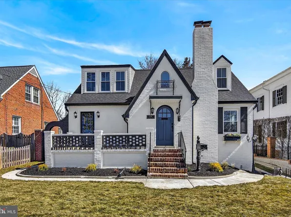 1607 N Glebe Rd, Arlington, VA 22207